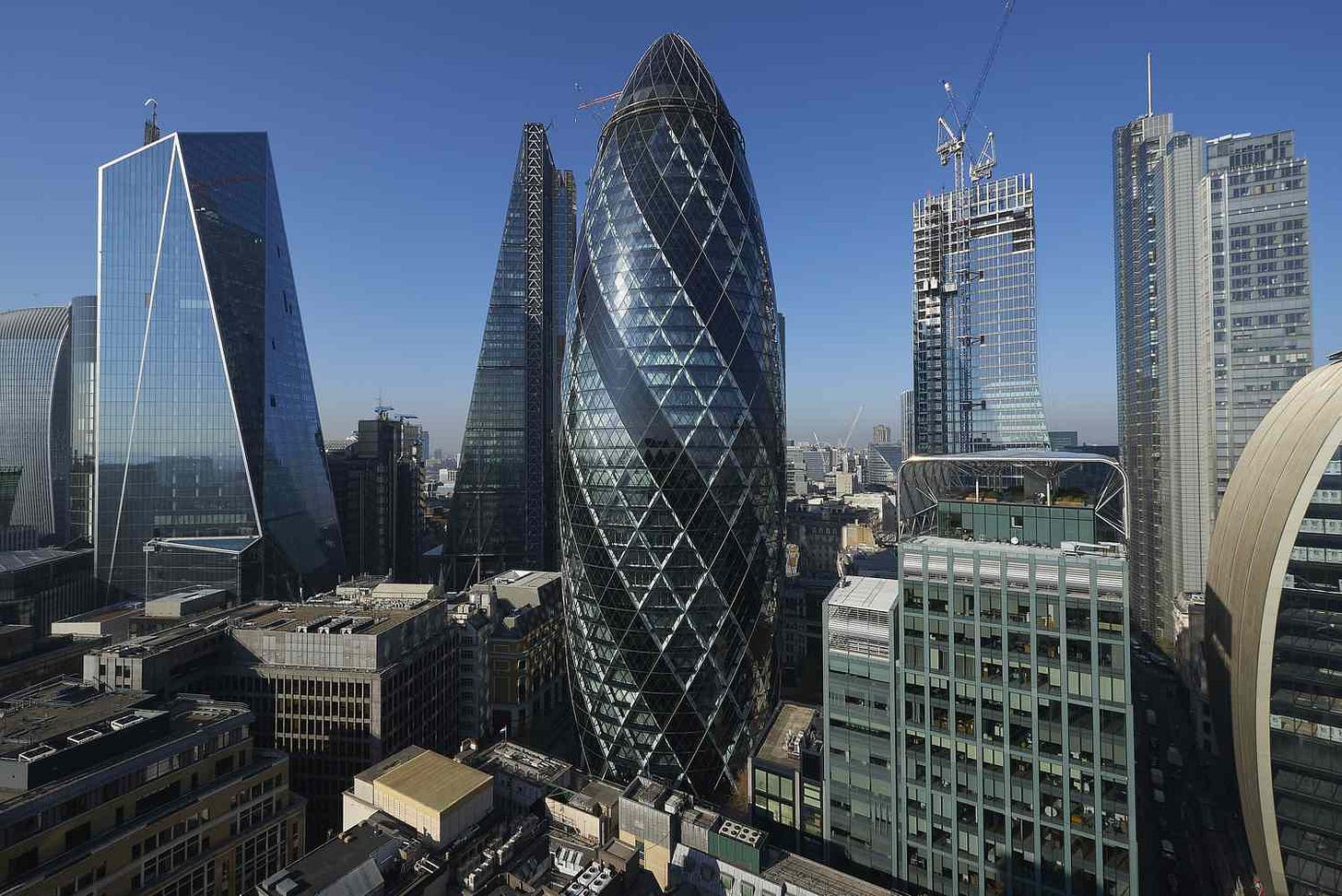 London's Financial Districts: Canary Wharf, Square Mile, and Lombard Street